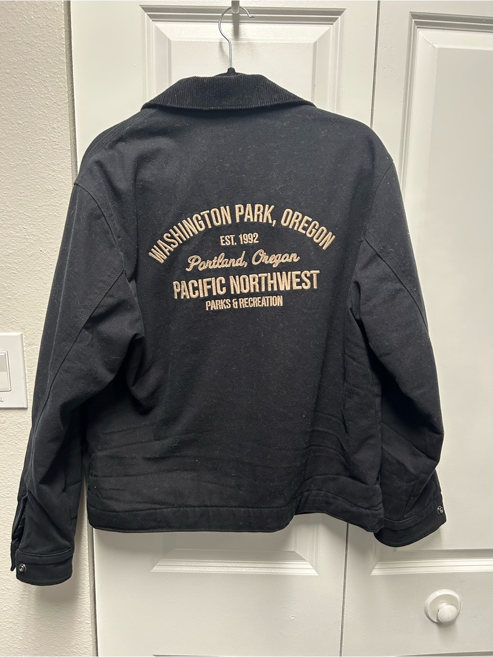 Abercrombie & Fitch Black Pacific Northwest Embroidered Utility Jacket